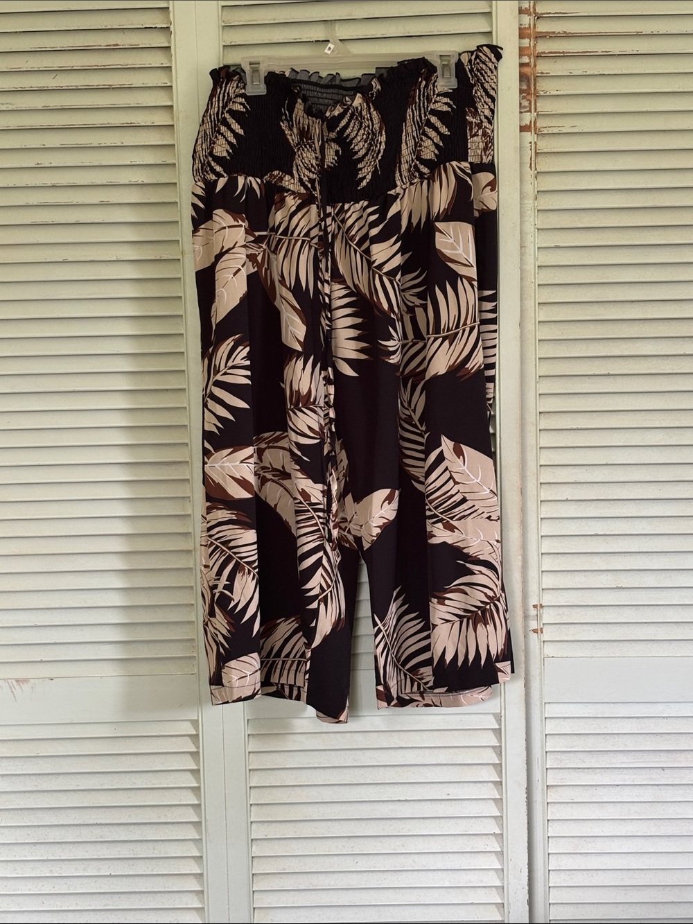 Smocked-Waist Wide Leg capri Pants in Black with Beige Palm Print